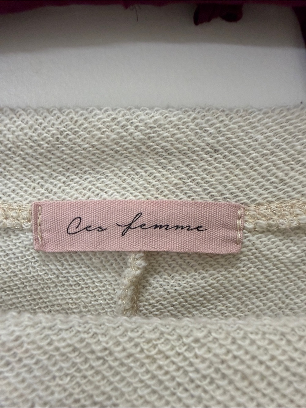 Ces Femme Cream Graphic Pullover "DRINKS WELL WITH OTHERS" - Picture 2 of 6